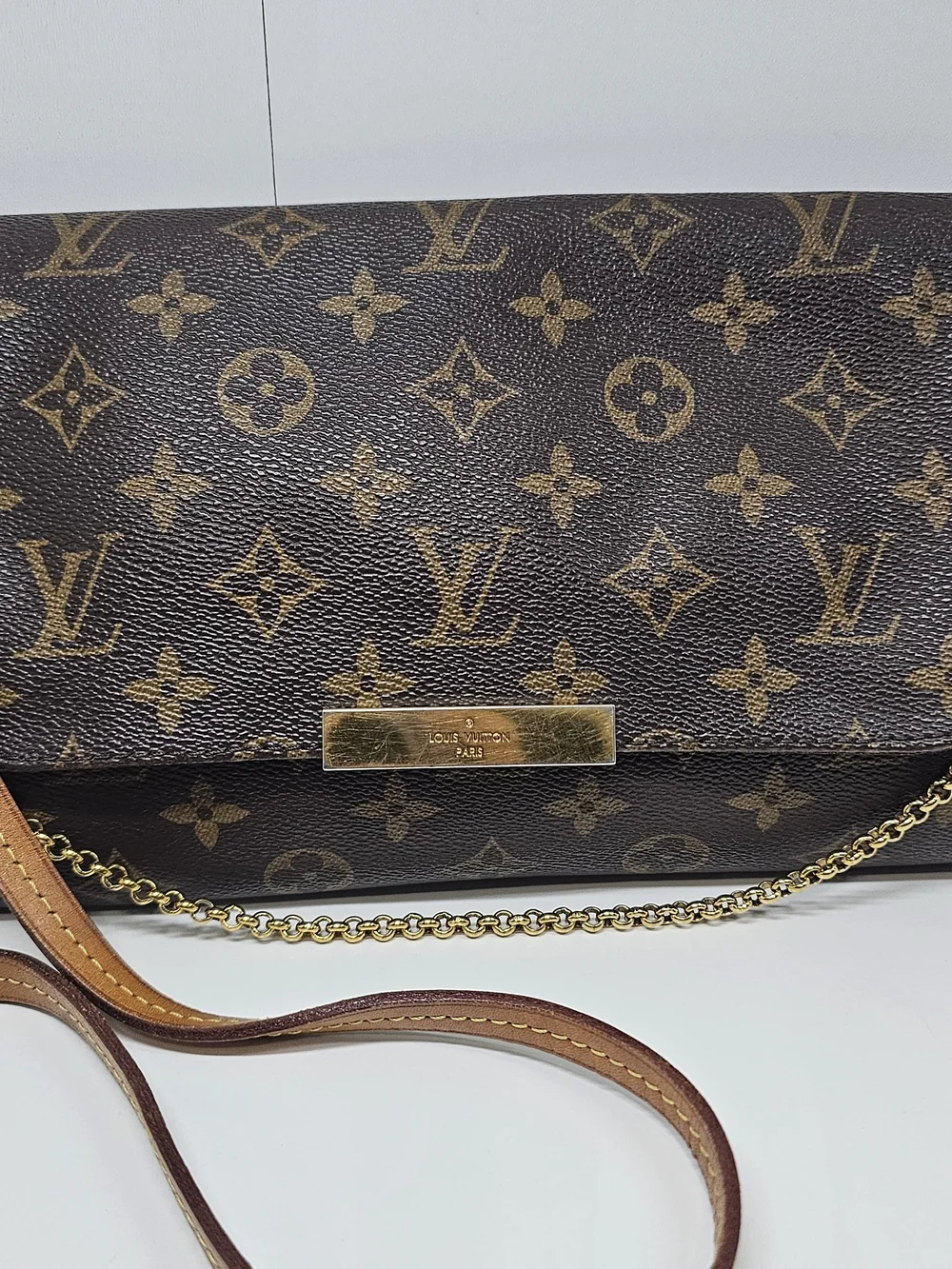Louis Vuitton Favorite MM Monogram Canvas Crossbody Bag in Brown